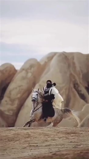 Vidéos de naima🇩🇿 ❣️🇨🇵Robert Serge (@naima.bbs) avec son original - cheb zahwani (aghani trend)
