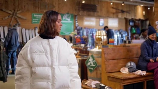 T-Mobile TV Spot, 'Ski Shop Polar Bear: Four for $25 4 iPhone 15 On Us' Featuring Zoe Saldana