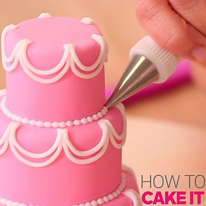 Fondant isn’t always the easiest to use and takes lots of practice to master 🥴 But these mini cakes are the perfect way to introduce yourself to the world of fondant! They’re super tiny which makes it easier to practice on and are all unique so they challenge you in different ways 🤯 If you’re looking to up your baking skills in 2020, check this video out for some inspiration! 🍰 What are your baking goals for 2020? #HowToCakeIt #YolandaGampp #NewYearsResolution #Fondant | How To Cake It