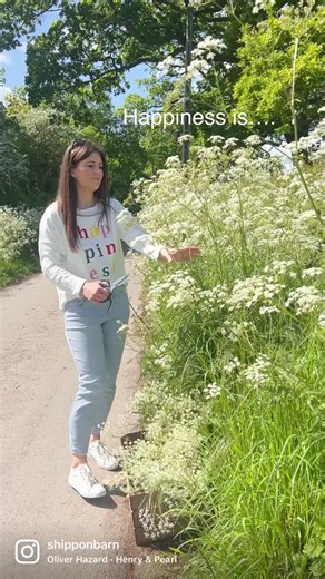 #homeinspiration #interiordesign #NewHomeMustHave #outdoor #barn #2023 #farmhouse #HomeInspo #countrycottagestyle #homeinteriors #kitchenware #barnconversion #homedecor #countrykicthen #cowparsley #foraging