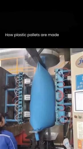 Here we see the extrusion blow molding process used to manufacture plastic pallets. In this method, a molten plastic tube, called a parison, is extruded downward and inflated with compressed air inside a heavy-duty mold. As the mold closes, the plastic expands to take the shape of the pallet. Cooling systems quickly solidify the material, producing a durable, lightweight, and reusable plastic pallet. Blow molded pallets are highly valued for their strength, resistance to moisture, and long servi