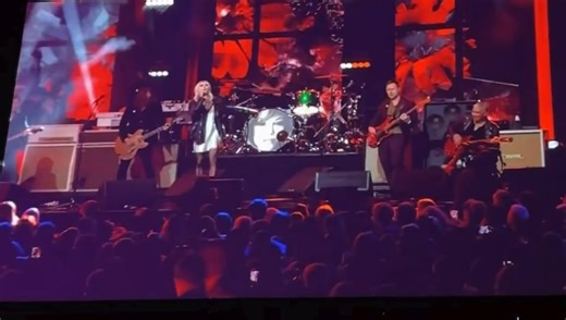 Foo Fighters with Taylor Momsen performing “Hermit” by Mariah Carey at the Musicares Person Of The Year Gala, Los Angeles Convention Center, 01.30.26 🎥 Hollywood Reporter | Foozie's Foo Fighters News