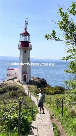 I have a question about lighthouses... 🤔