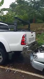 Aparatoso choque múltiple y volcamiento deja varios heridos en la Troncal 9 ​La mañana de este domingo 21 de diciembre, se registró un grave accidente de tránsito en la carretera nacional Troncal 9, específicamente a la altura del sector La Nasa, en el estado Miranda. El siniestro, que involucró a tres vehículos, mantuvo restringido el flujo vehicular durante varias horas. ​Cronología del accidente ​De acuerdo con los reportes preliminares, el incidente se originó cuando el conductor de un vehíc