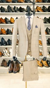 67K views · 840 reactions | Costumes 3 pièce contenant veste gilet pantalon à 26800 da et la retouche offerte Les taille disponible du 46 jusqu’à 62 merci Contacter nous sur ▶️boutique cheraga: 023303080 ▶️Boutique Kouba : 023 782 229 ▶️Boutique El Biar : 023 051 056 ▶️Boutique Les Sources : 0561 365 417 | Cambridge Men's Fashion Officiel | Facebook