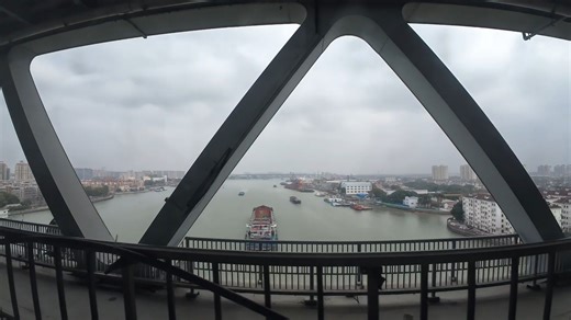 跨越黄浦江，飞驰的上海地铁5号线