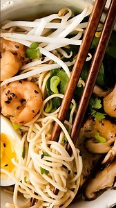 Bowl ramen aux crevettes et petits légumes ⭐ #Bowlramen #crevettes #légumes