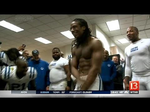 INSIDE THE HUDDLE: Sergio Brown on his Ric Flair imitation