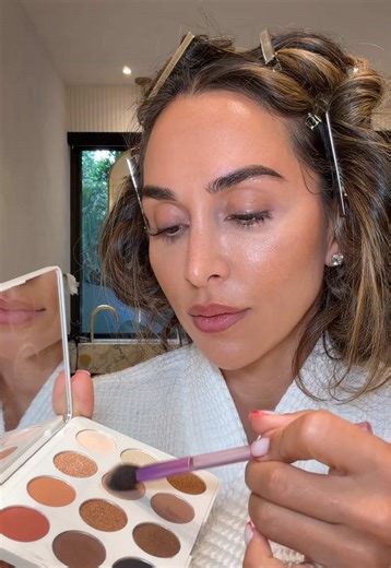 The makeup look I did last night, using: @Bobbi Brown Vitamin Enriched Face Base Moisturizer & Primer with Vitamin C Hyaluronic Acid Skin Long-Wearing Color Corrector Stick / @Armani beauty Golden Hour 24HR Lightweight Skin Tint with Hyaluronic Acid / @Hourglass Cosmetics Vanish™ Airbrush Concealer Unreal Radiant Glow Liquid Highlighter in Infinite / @Morphe Cosmetics Eyeshadow Palatte in Flickering Sands / @Makeup By Mario Jelly Jar Lip & Cheek Tint in Pink Sugar / @Benefit Cosmetics 24 HR Brow