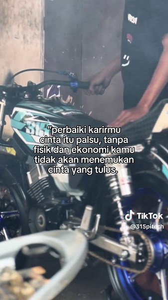 Motor RX King: Gaya dan Video Edit Keren