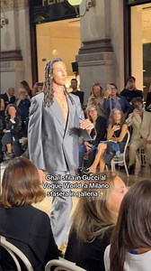 GHALI SFILA IN GALLERIA A MILANO #ghali #vogueworld #milanfashionweek #moda #perte
