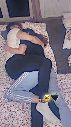 couple romantic reels 😍|| girl and boy in bedroom alone in night! 'couple goals' #girl #shorts.