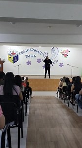 "El Brindis del Bohemio" Autor. Guillermo Aguirre y Fierro Cuando tenía 3 años mi mamá me preparó un pequeño poema para declamarlo en el preescolar el día de las madres, esa fue la primera vez que estuve frente a un público, hoy 27 años después, quise retomar aquella actividad que mi madre me inculcó, hoy estoy en otra tierra, lejos de mamá, como el bohemio de éste poema, por eso quiero dedicarle está declamación al ser que me dió la vida. Te amo Mamá | Oscar Cortés Oficial