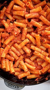 1.3K views | This Vodka Sauce recipe is a homemade version of a classic Italian-American sauce. It’s rich, creamy, and perfect served over your favorite gluten free pasta. It’s quick to make, flavor packed, and the most wonderful comfort food! Recipe: https://lexiscleankitchen.com/pasta-alla-vodka-sauce/ | Lexi's Clean Kitchen | Facebook