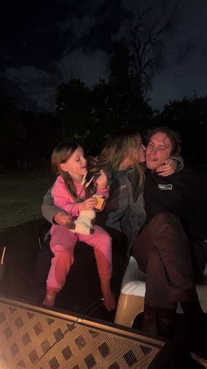Family bonfires & sticky s’mores. The very best nights 🥹🫶🏼 #family #together #bonfirenights