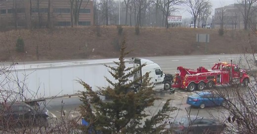 At least 1 dead after crash on I-275 in Livonia area
