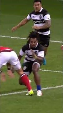 No Look Through the Legs Passes in Rugby!