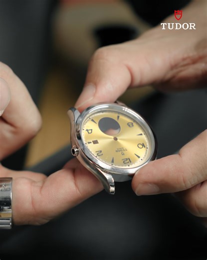 The latest TUDOR 1926 Luna model features a striking moon phase indicator at 6 o’clock, available with three dial colours: blue, champagne and black. https://bit.ly/48cLMW0 #TudorWatch #BornToDare Tudor Watch | Mappin & Webb