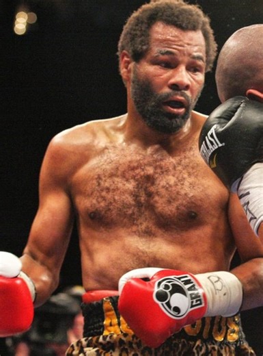 Emanuel Augustus made elite fighters uncomfortable because nothing he did came on rhythm. He changed tempo mid-exchange, threw punches from strange angles, and used movement to disguise intent. When opponents tried to set traps, he turned the chaos against them. #EmanuelAugustus #UnorthodoxBoxing #BoxingStyle #FightIQ #RingIQ #SweetScience #EliteBoxing This is what real fight IQ looks like — not clean, but confusing by design. | The Modern Martial Artist