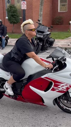 MotoRidge on Instagram: "American 🇺🇸 Biker Chick Riding A Hayabusa Motorcycle | Biketoberfest #motorcycle #bike #bikelife #usa #moto"