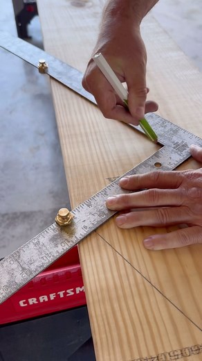 HAUS PLANS ®️ on Instagram: "How to Measure and Cut Stair Stringers #build #howto #construction #diy #contractor #tools"