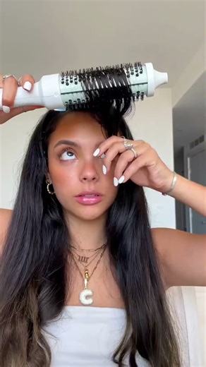 a lil hot brush styling tutorial!!💗💫 takes me ten minutes to do my whole head #hotroundbrush