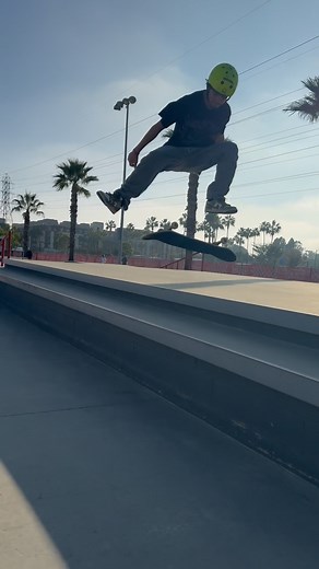 Got Bro Back 🤜🏽🤛🏽💯 #vans #new #sk8 #skateboard #shorts #video #reels #skateeverydamnday #skatelife #skate #skateanddestroy #fyp #explore #trending #clips #skater #skateboarding #skaterxlclips #skateclipsdaily #skatecrunchmag #skatecrunch #❤️skateboarders | Thomas Sherman