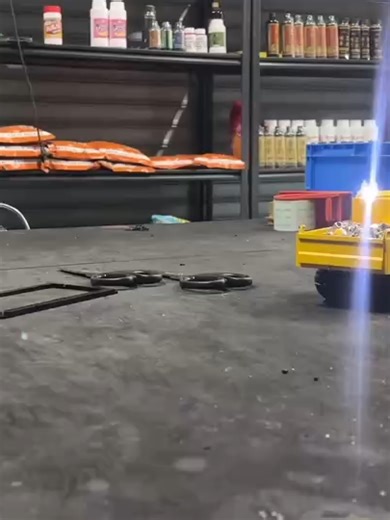 🚨The 1/14 C12R Tracked Dumper from BMG is officially launched and ready to roll！ Compact, detailed, and seriously fun—this RC model is a must-have for collectors and RC fans. 👉 Available for pre-sale now. Don’t miss out! #rctoy #rchobby #rcradio #rc #rcmodel #dumptruck #rcdumper