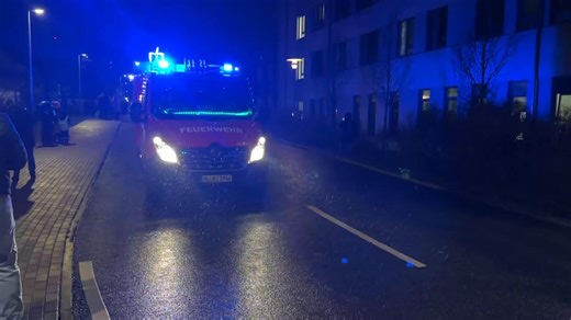 Die Traktoren sind am UKSH in Lübeck eingetroffen! (JPG) | Trittau Online