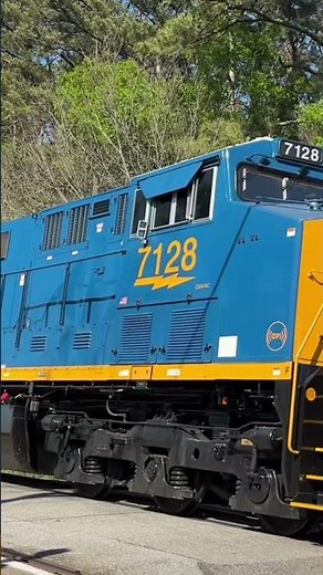 CSX 7029 leads southbound CSX X541 in Union City, Ga, credit goes to ‪@dockerysworldoftrains‬