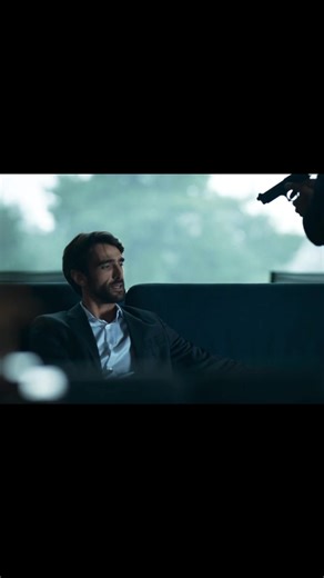 @El Bere Bere Enemigo íntimo - Temporada 2 EPISODIO 11/60 #🇭🇳Walter La guerra entre Roxana y Alejandro se intensifica y alcanza límites insospechados. Pero el surgimiento de un enemigo común los obliga a unirse, a encontrar en la relación que tuvieron de niños la fuerza que les permite vencer. Título alternativo Enemigo Íntimo Episodios 60/60 Calidad Alta definición Tipo: Serie | Año: 2020 Género: Acción | Crimen | Drama | Telenovela | Suspenso​​ Actores: Aitor Luna | Amaranta Ruíz | Arturo Ga