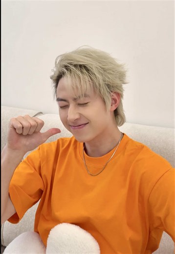 有这样的邻居真的很焦虑😭 幸好我买了CCTV 现在可以直接看到谁在我家门口，磁吸底座可以直接吸在门框不需要打孔！无线可充电的设计而且电量可以耐一个月！😍 有人经过会自动录下来发给你所以不会miss掉！😎 现在Shopee新年大促销来啦！观看Shopee Live新年马拉松并有机会赢取8,800万Shopee币！🥳 期间购买任何商品都无最低消费免费运送🥰 现在加入Shopee VIP可获取专属每日25%折扣优惠券😎 你们心心念念想买的电子产品现在都很便宜！而且是全网价钱最低！趁现在薅羊毛啦！🧡 @Shopee Malaysia #ShopeeMY #ShopeeMYCNYSale #ShopeeLagiMurah #ShopeeLagiCepat