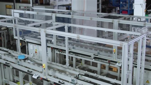 🚀 Fai decollare la tua produzione!🏭 Con VarioFlow di Bosch Rexroth, il trasporto interno diventa più intelligente, flessibile e performante. Un sistema a catena standardizzato e modulare che si adatta alle esigenze produttive più complesse, anche in spazi ridotti e condizioni estreme. 🔧 Progetta la tua soluzione su misura 📐 Ottimizza ogni centimetro dello stabilimento ⚙️ Migliora i flussi, riduci gli ingombri, aumenta l’efficienza ✨ Più spazio. Più controllo. Più produttività. Scopri l'inter