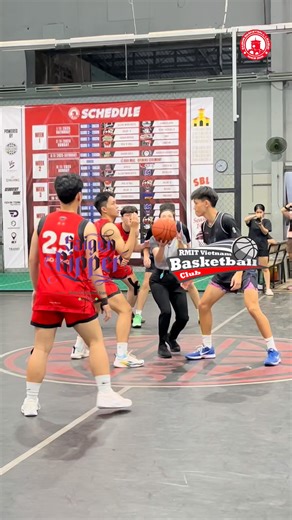 [SBL Season 14 - 2025] Highlight Game 3: SG Rippers vs RMIT ------------------- Theo dõi các sự kiện của Saigon Basketball League via: https://bit.ly/4geNPuv Facebook/ instagram : @saigonbasketballleague Email : sbl.saigonbasketballleague@gmail.com Địa điểm: Hừng Đông Sport Complex, 190 Lạc Long Quân, Phường Bình Thới, (Phường 3, Quận 11 cũ) [Trong khuôn viên công ty CP Rạng Đông Holdings] #SBL #SBL2025 #SBL14 #Versus #HungDongSport #PnD #Spalding #SaigonSocks #RecoveryMode #KevinToanMedia #Bong