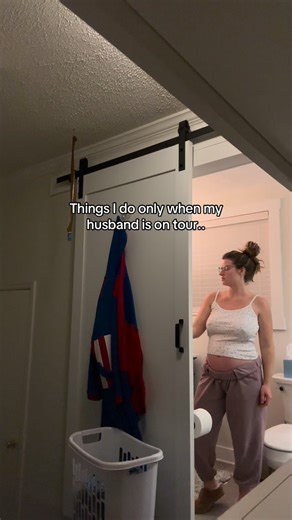 E M I L Y R O S E on Instagram: "What did you think I was gonna say??? I leave all the lights on, don’t squeegee the shower door, chain lock all the outside doors, binge the housewives, eat dinner on the couch ((pasta)), skip bathtime for kids, binge tik tok in bed for hours, drink off one pot of coffee for the whole weekend, pjs all day…. #motherhood #pregnant #musicianswife #momsofig"