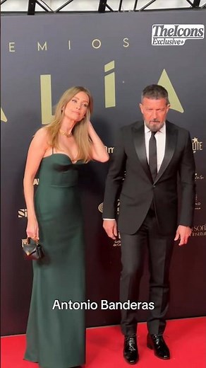 Antonio Banderas and Nicole Kimpel arrive at a major 2025 film premiere. #AntonioBanderas