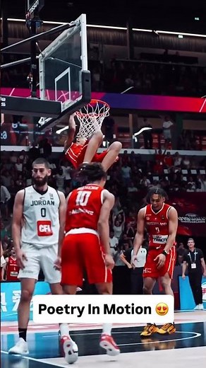 Watching this alley-oop on replay 🔥