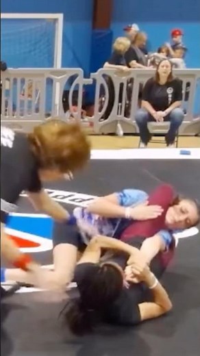 Jitsu girl finishes taps opponent out in 49 secs #bjj #jiujitsu #fypシ #brazilianjujitsu