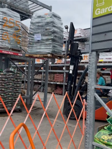 This is WHY Proper Forklift Training Matters – One Pallet of Mulch Turned Into a Falling Load😳 | Get More Videos Today ➡️ www.SafeEngage360.com - Let’s Turn Safety Fails Into Better Safety Meetings #safety #safetyfirst #fails #accident #accidents #workfails #construction #constructionlife #constructionworker #contractor #fail #worker #workers #driverfails #warehouse