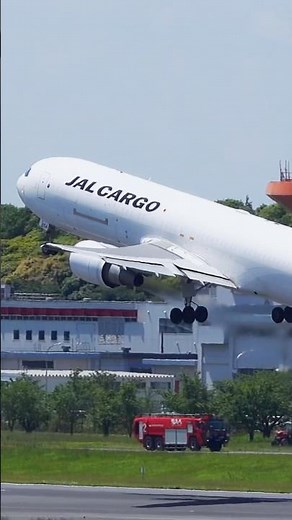 🛫 JAL Cargo Boeing 767-300ER | Takeoff from Tokyo Narita International Airport (NRT/RJAA) ✈️📦🇯🇵