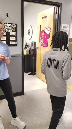 Exploring Bacteria: School Lab Experiment Excitement