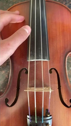 How a tuned violin should sound like
