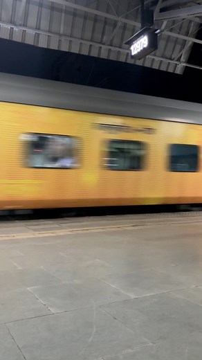 82K views · 2K reactions | August Kranti Rajdhani Express #mumbai #delhi #trains #reel #railway #indianrailways #fblifestyle #surat | MT Rail Gyaan | Facebook