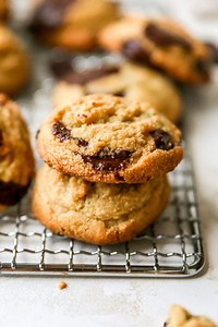Almond Flour Chocolate Chip Cookies