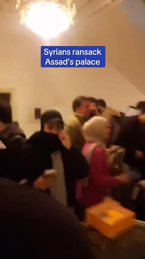 Syrians Storm Bashar al-Assad's Presidential Palace