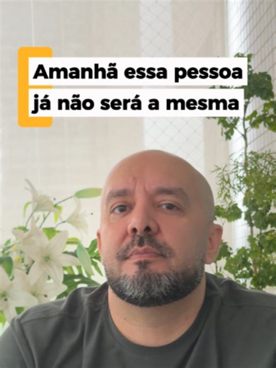 ISSO VAI MUDAR SUA VIDA: Por que VIVER O PRESENTE é a chave para relações verdadeiras! DESCUBRA AGORA Cada encontro é único porque as pessoas mudam a cada dia. Reflita sobre a impermanência dos momentos e aprenda a valorizar quem está ao seu lado agora. Descubra como viver com mais presença, atenção e consciência nas suas relações e transforme a forma como você se conecta com o mundo. #viveropresente #impermanencia #consciencia