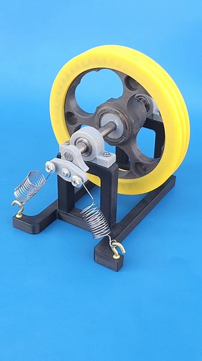 The Flywheel Regenerating Energy From spring | TOOL MAKER