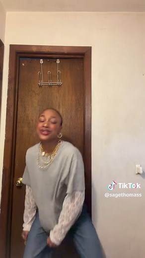 Renee Rapp Reacts to