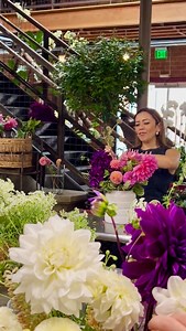 🌾TEXTURED BLOOMS WORKSHOP 🌾 Layer, mix & create! 🍂 Join us at The Hidden Garden Studio for a fall-inspired floral experience all about color, form & texture. 📅 Saturday, Sept 27 ⏰ 1:00 PM – 2:30 PM 📍 2250 Cotner Ave 💵 $150 – florals, vase & instruction included 💐 Hands-on floral design 🍂 Seasonal blooms & textures 🥂 Sips light bites 🌿 Relaxed, feel-good vibes ✨ Special: 20% OFF one class — use code FALL20 👯‍♀️ Tag a friend you’d do this with! Limited spots — tap link in bio to book! •