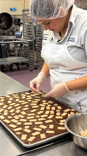Watch the magic happen as Fairytale Bakers craft rich, fudgy Toffee Crunch Brownies by hand. ✨ #BehindTheBites #behindthescenes #bakerslife #fudgybrownies | Fairytale Brownies